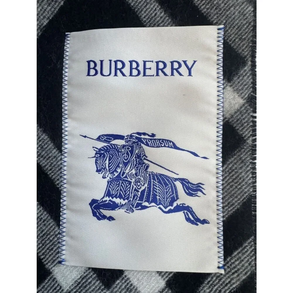 NWT Burberry Black White & Gray 100% Wool Oversized Signature Check Scarf Auth